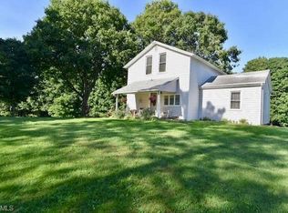 728 Cherry Valley Dr, Leetonia, OH 44431