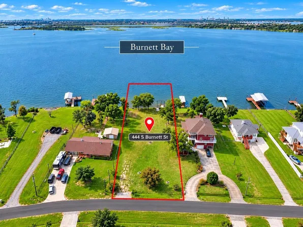 444 S Burnett Dr, Baytown, TX 77520