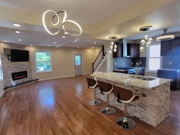 915 East Homer STREET, Milwaukee, WI 53207
