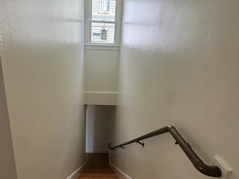 2597 Telegraph Ave #D — Photo 19