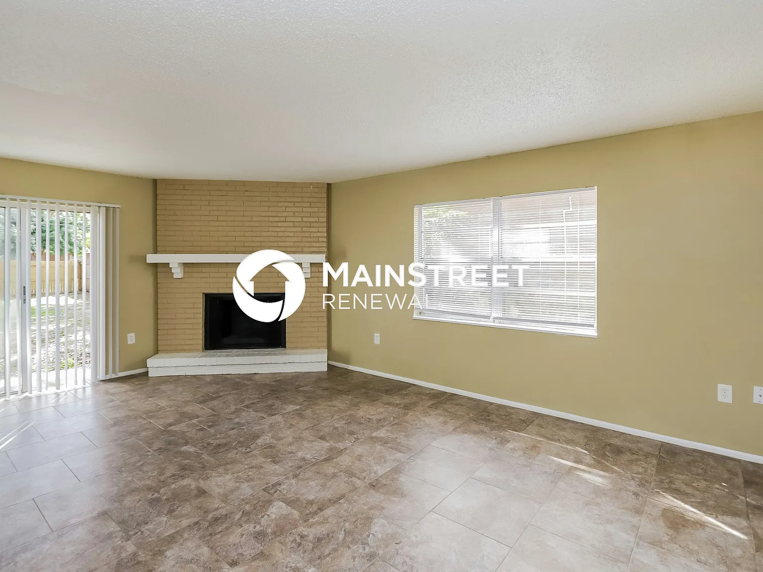 2333 Honey Dr — Photo 2