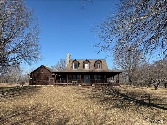 3rd image of 41 Lakeview Ln