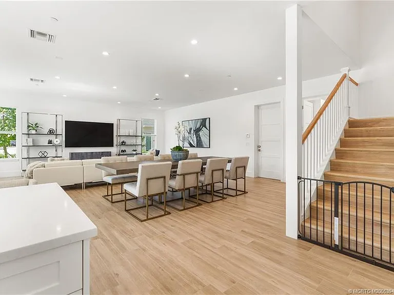55 SE Seminole St #1-A — Photo 13