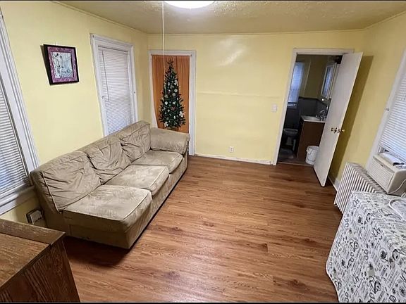 2nd image of 18 Avenue College Point