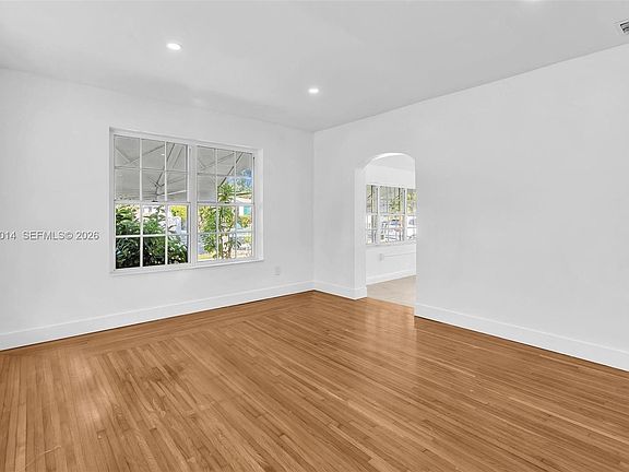 2nd image of 511 SW 23rd Ave