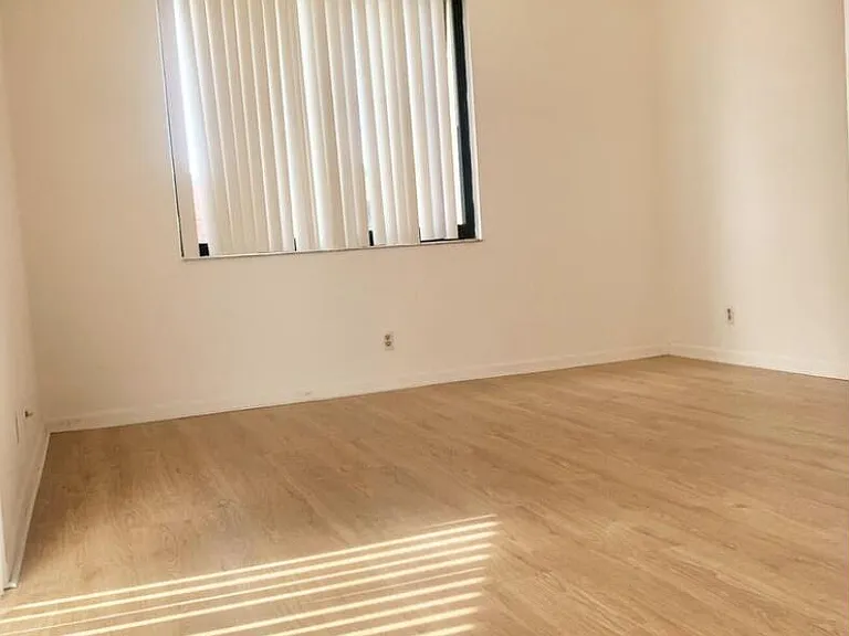 3915 Victoria Dr NE — Photo 10