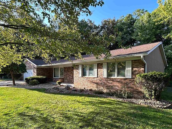 2nd image of 2233 Oakwood Ct