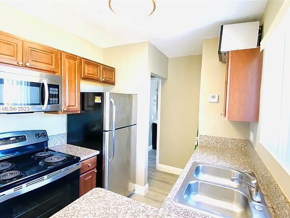 5th image of 2461 Polk St APT 7