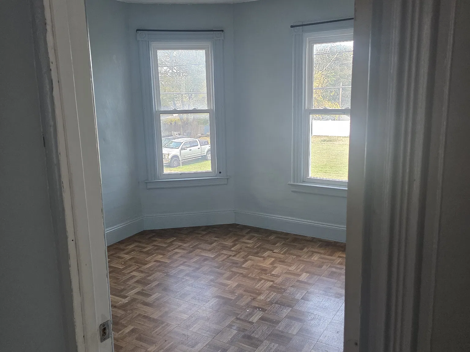 3 bed, 820 sqft, $1,550 — Photo 2