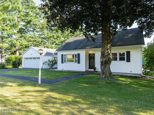 32 Hakes Road, Troy, NY 12180