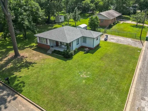 103 McCullough St, Palestine, TX 75801