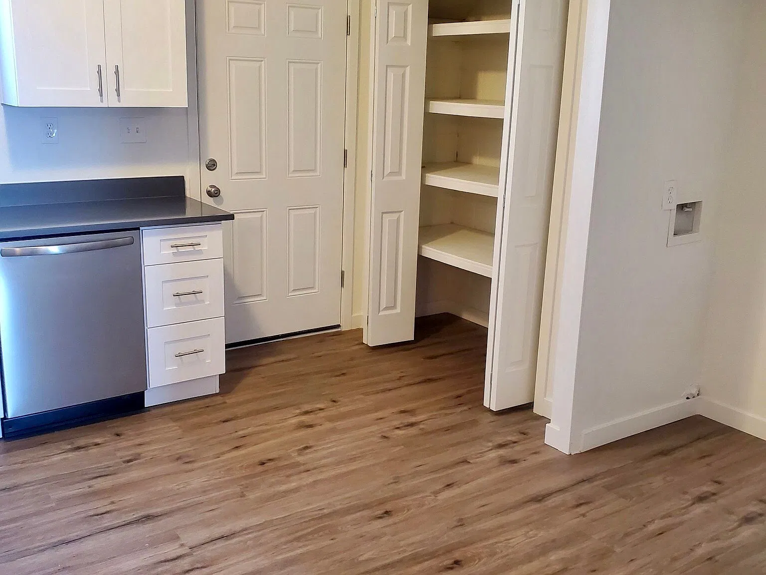 Sunny 2-Bedroom Townhome in Kaysville Big Green Yard, Brand-New A/C — Photo 4