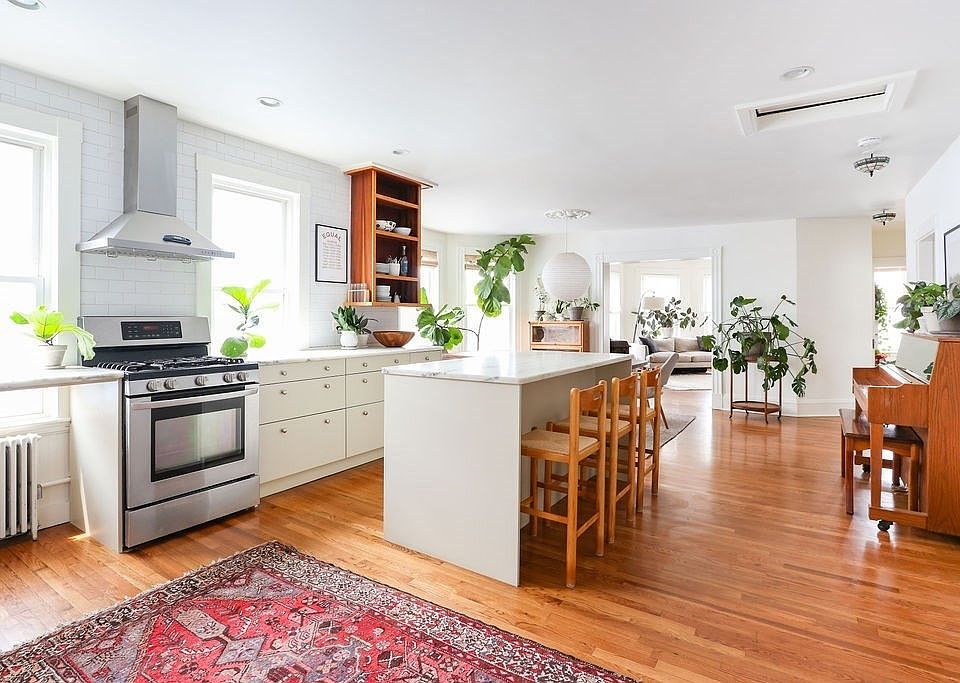 1st image of 112 Berkshire St #3