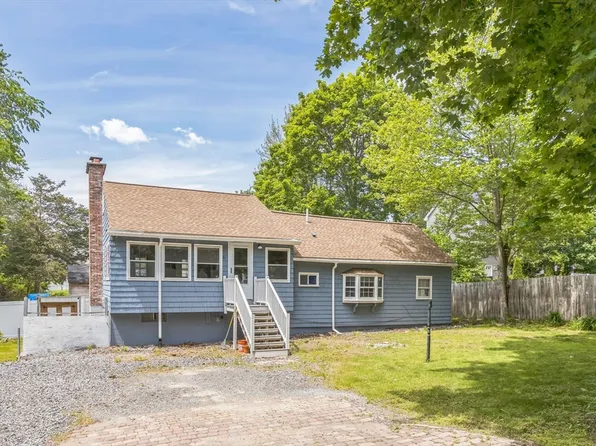 31 Forest Ave, Dracut, MA 01826