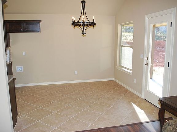 4th image of 2116 Diana Dr