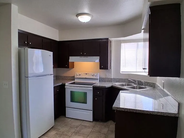 1505 E. Yale Ave. — Photo 4