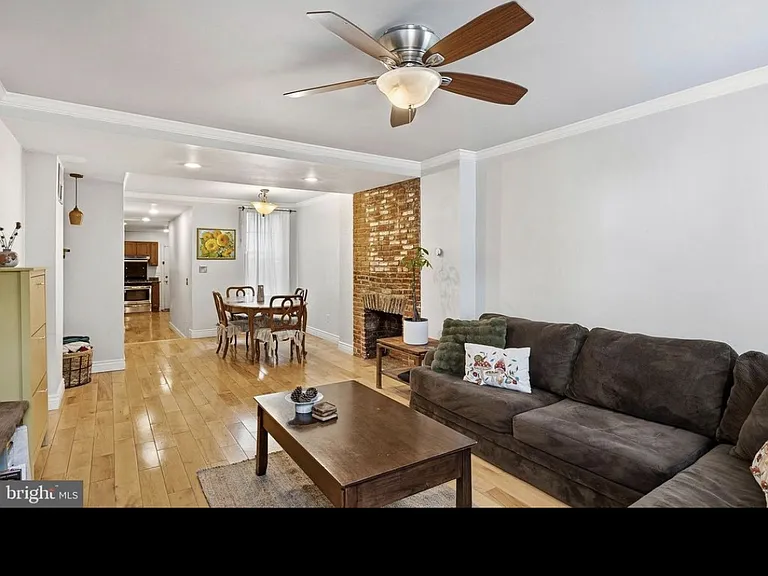 121 W Hamburg St — Photo 6