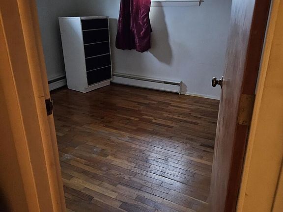 3rd image of 1614 Knapp Ave
