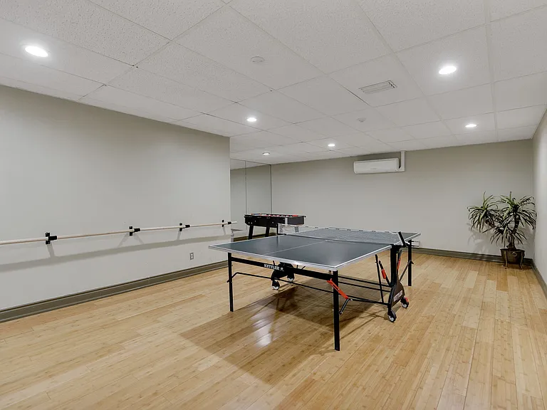 33 Harbour Sq #2208 — Photo 45