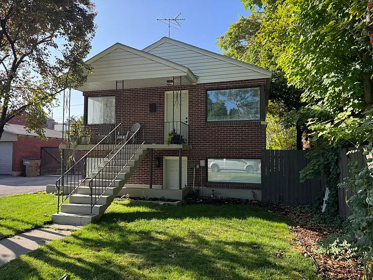 219 W 300 N — Photo 11