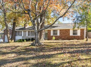 27 Bunker Hill Rd, Clarksville, TN 37042