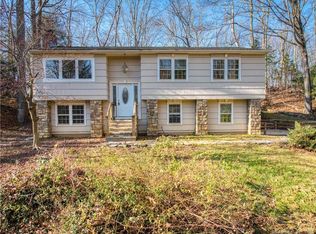 2116 Little Meadow Rd, Guilford, CT 06437