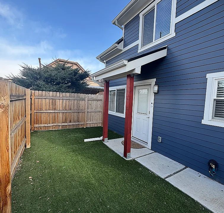 1st image of 677.5 Galapago St