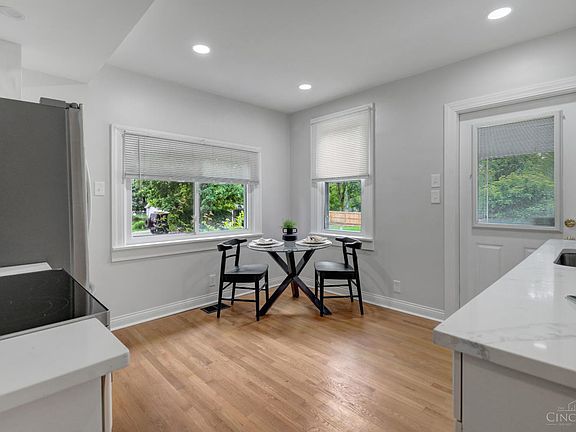 3rd image of 4637 Alpine Ave