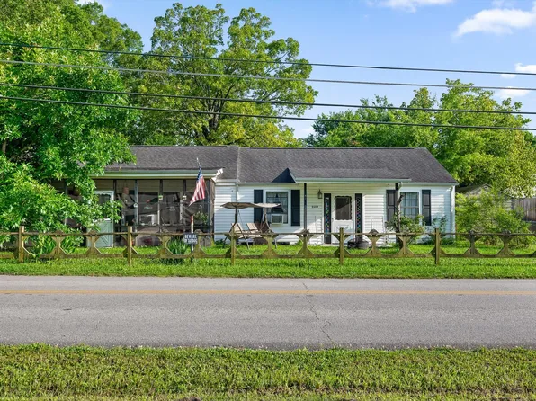 1618 E State Line Rd, Rossville, GA 30741