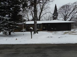 8210 N Alpine Rd, Machesney Park, IL 61115