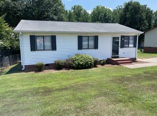 228 Sunnydale Dr, Greenville, SC 29609