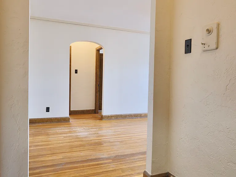 Apartments On Academy — Photo 32