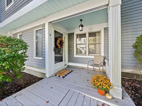 8 Redwood Ct #8, Rockland, MA 02370