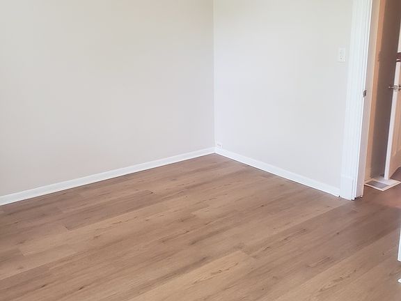 4th image of 10523 S Corliss Ave #1