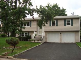 14 Norton St, Edison, NJ 08820