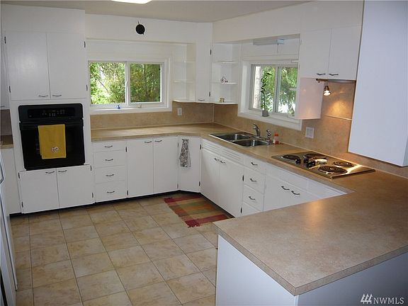 2nd image of 1003 S 10th St