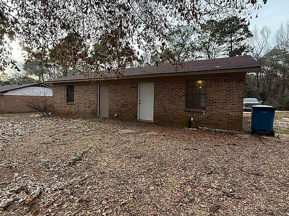 3rd image of 205 Knoxville Rd