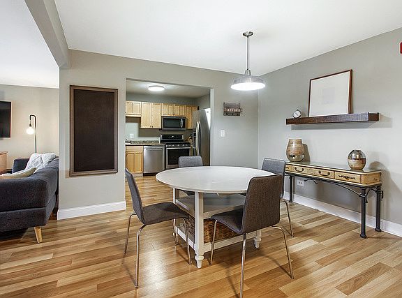 2nd image of 505 S Cleveland Ave APT 302