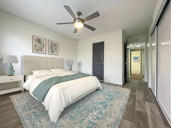 Country Club Apartments