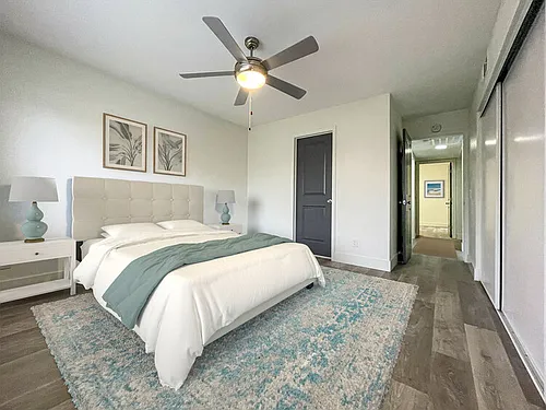 Country Club Apartments Photo 1