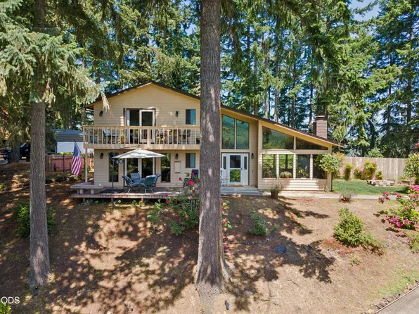 1853 Ridge Water Dr, Sutherlin, OR 97479