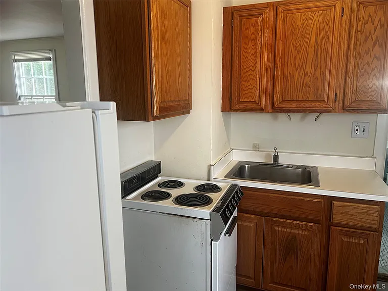 14 Oyster Bay Rd #A — Photo 3