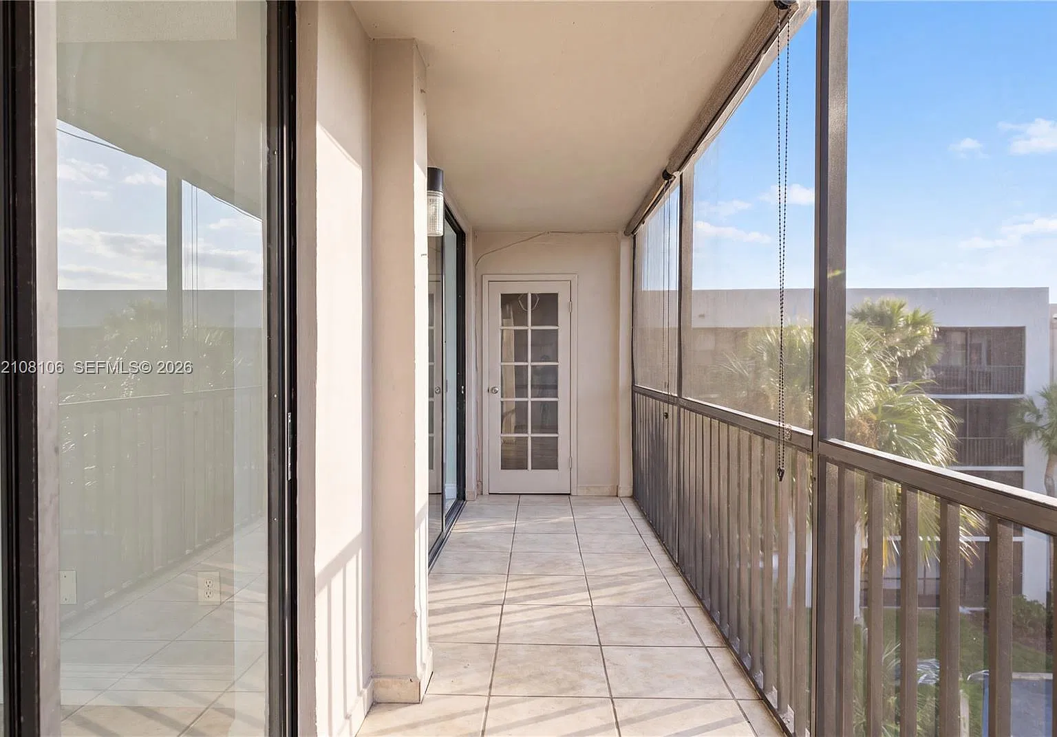 Horizons West Condo #7 — Photo 4