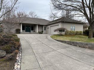 391 Golf View Dr, Medford, OR 97504