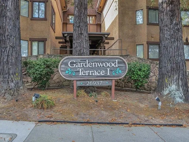 26937 Hayward Blvd #226 — Photo 22