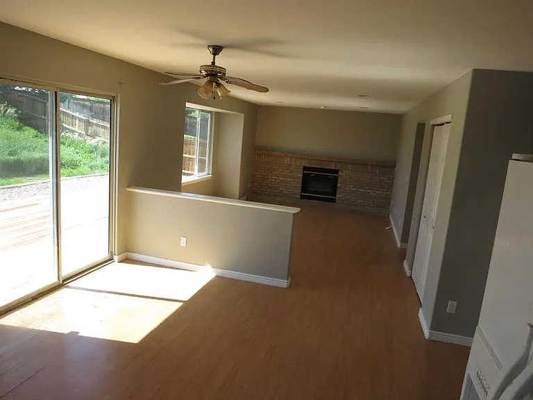 105 Bristol St — Photo 3