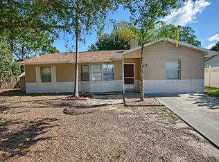 12 Sun Country Ct, Eustis, FL 32726
