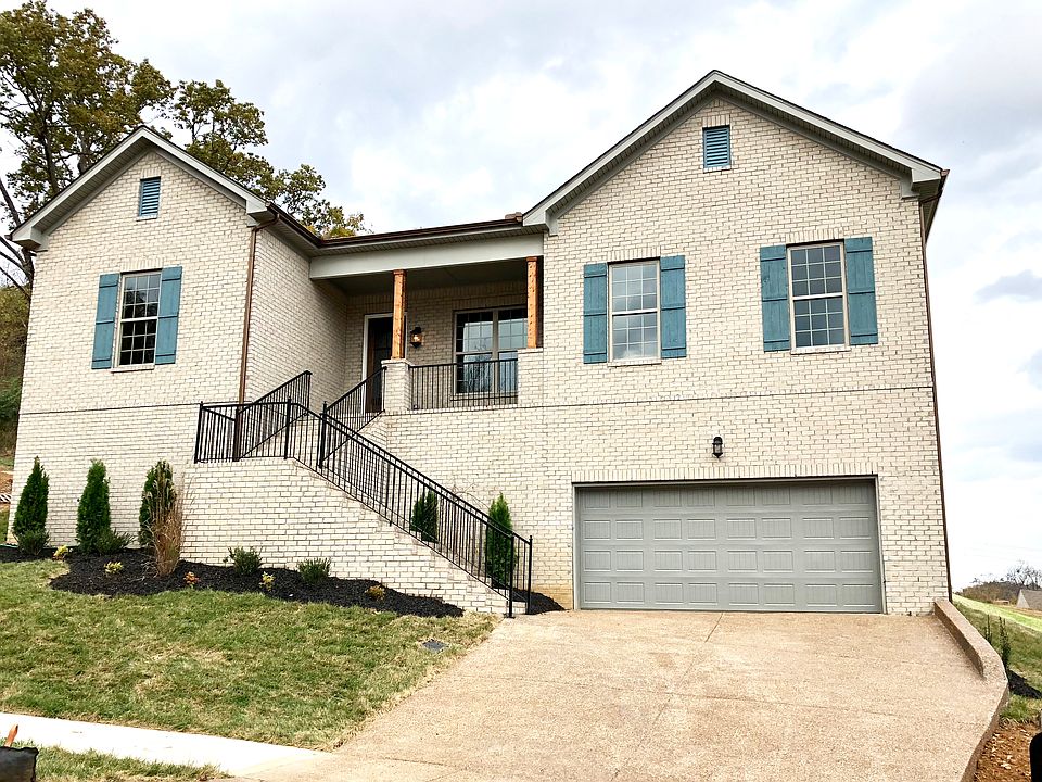 1st image of 816 Doncaster Ln