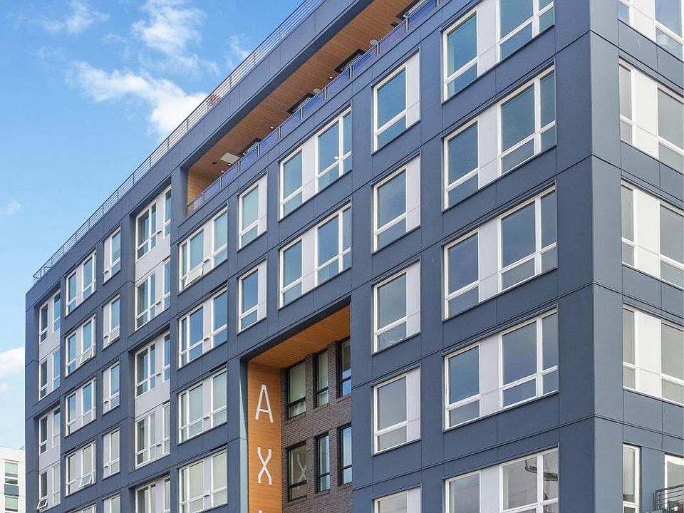 Building Photo 1