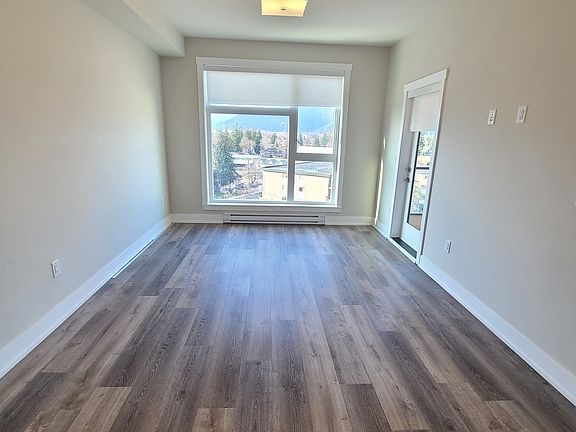 3rd image of 46338 Yale Rd #603